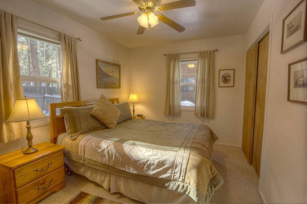 Breezy Pines Cabin 4 Bedroom Home by RedAwning view 2