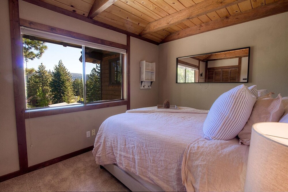 Lake Tahoe Vacations - Inclining View 3 Bedroom Home by RedAwning - Property Image 21