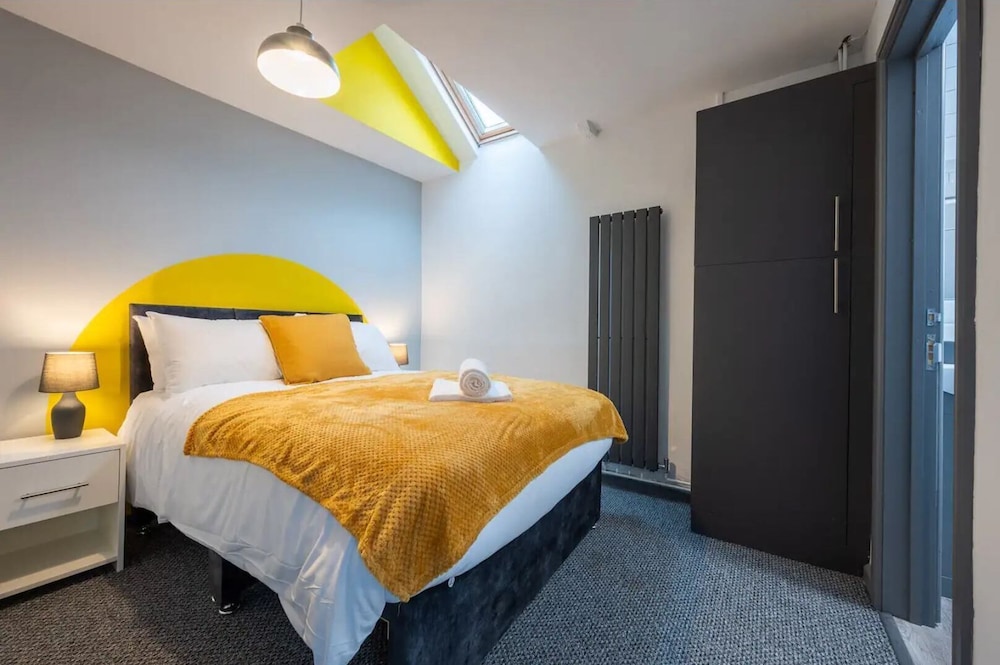 Stunning One Bedroom Apartments