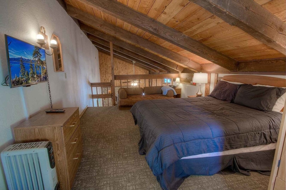 Tahoe Olympic 3 Bedroom Condo by RedAwning view 5