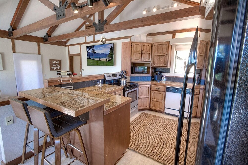 Lake Tahoe Vacations - Inclining View 3 Bedroom Home by RedAwning - Property Image 15