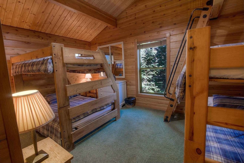Smokey Joes 5 Bedroom Cabin by RedAwning - Property Image 26