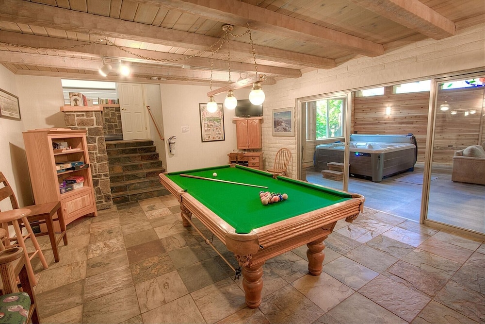 Cheyenne Chalet 4 Bedroom Home by RedAwning - Property Image 15