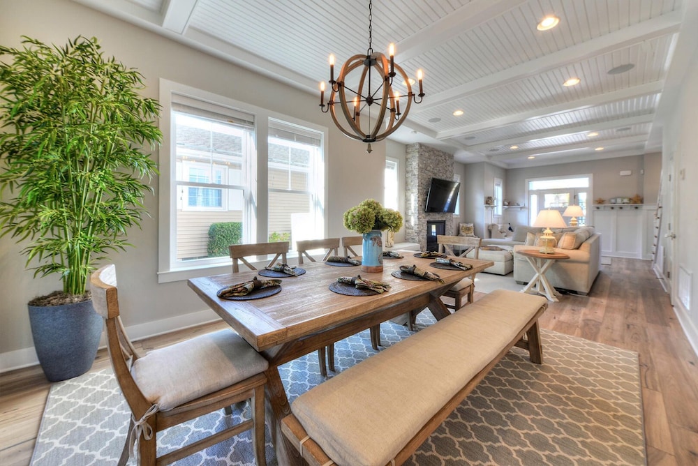 Laurel Street 306