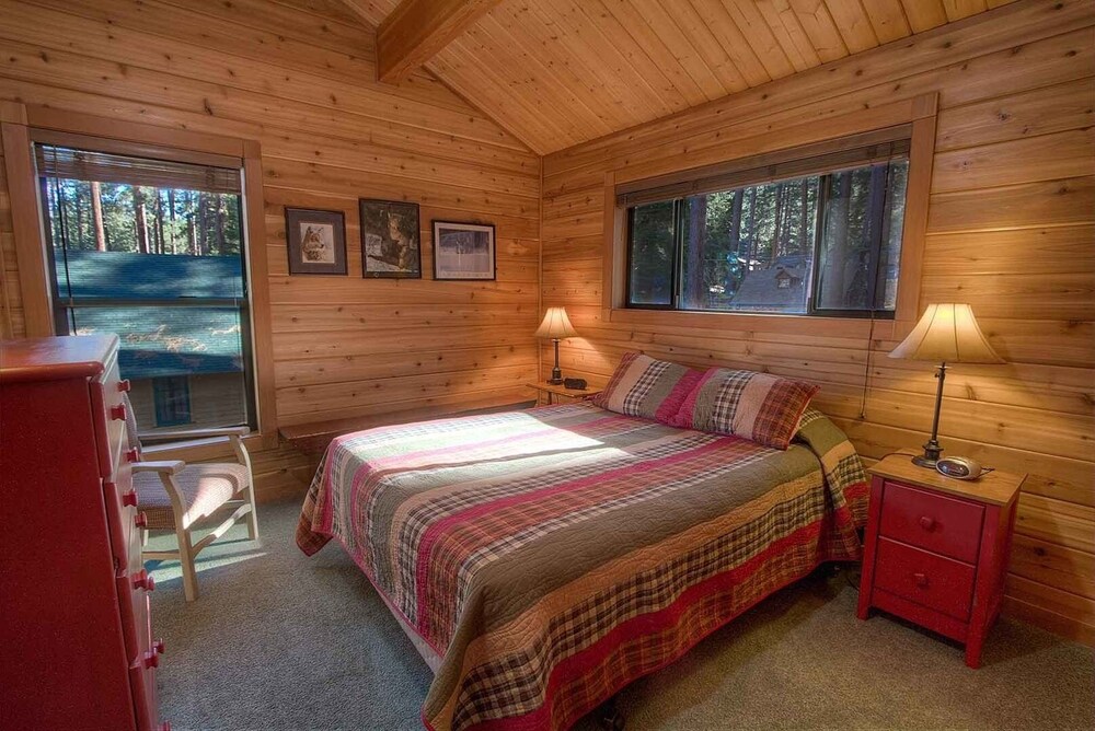Smokey Joes 5 Bedroom Cabin by RedAwning - Property Image 25