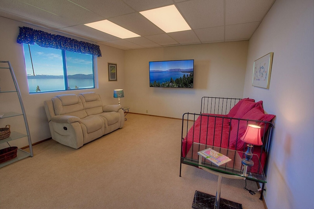Lake View Glen 4 Bedroom Home by RedAwning - Property Image 24