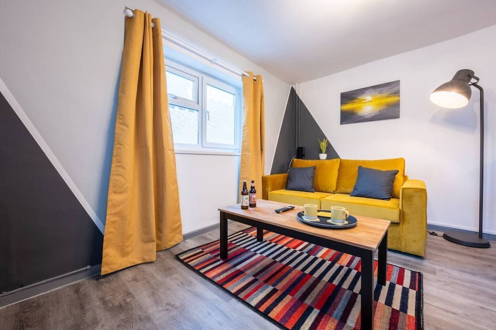Stunning One Bedroom Apartments