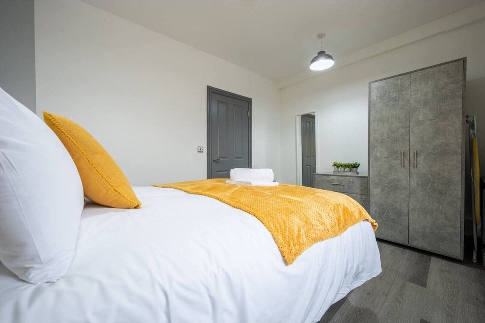 Stunning One Bedroom Apartments