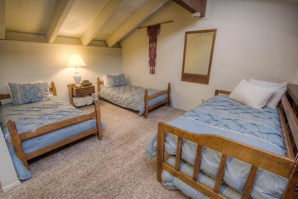 Eagle's Lake Retreat 4 Bedroom Condo by RedAwning view 3