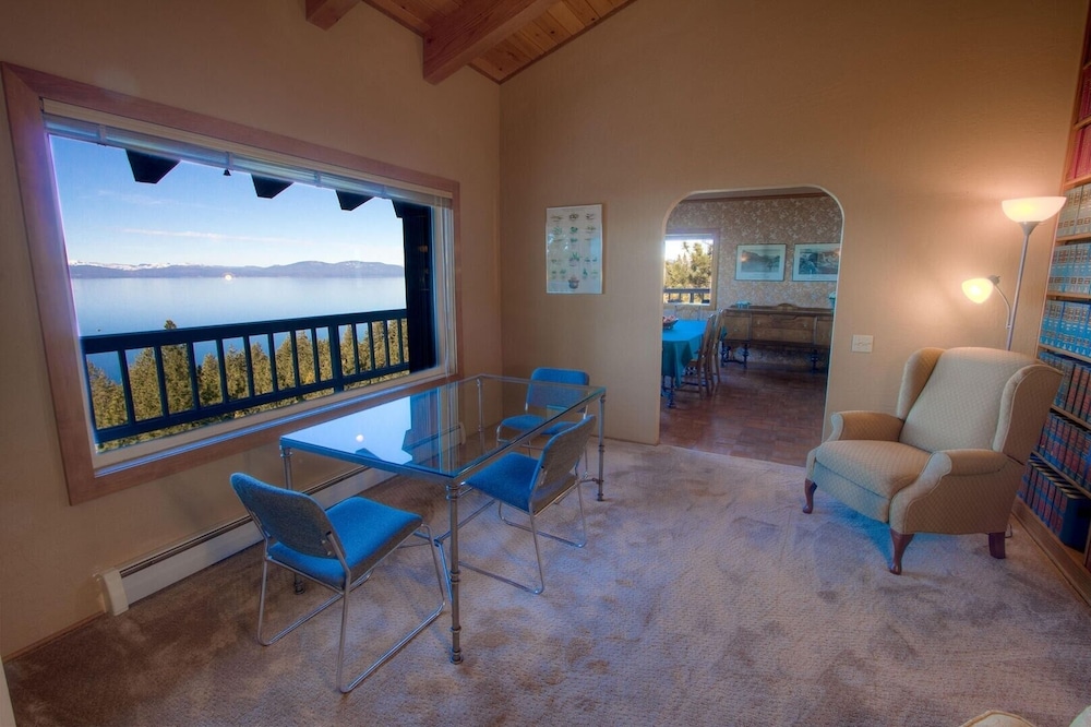 Lake View Glen 4 Bedroom Home by RedAwning - Property Image 25