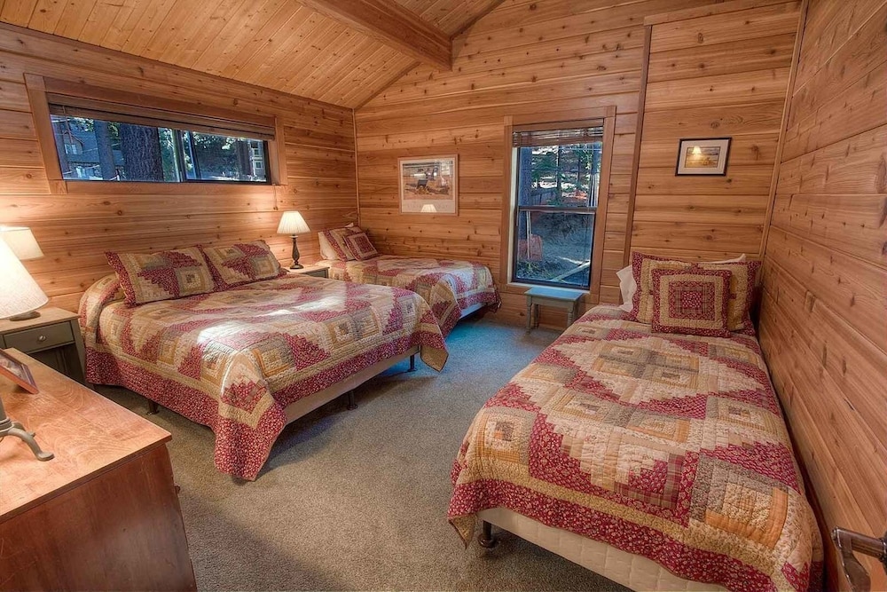 Smokey Joes 5 Bedroom Cabin by RedAwning - Property Image 24