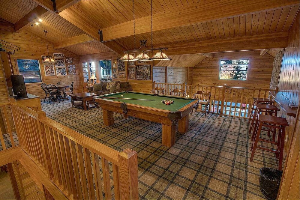 Smokey Joes 5 Bedroom Cabin by RedAwning - Property Image 4