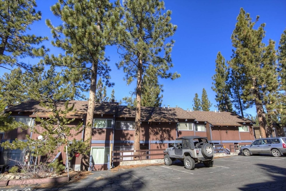 Lake Tahoe Vacations - Heavenly Mountain Hideaway 2 Bedroom Home by RedAwning - Property Image 11