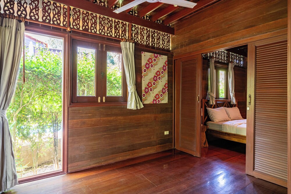 Tropical Beachfront 4 Bdr Villa - KBR24 view 2