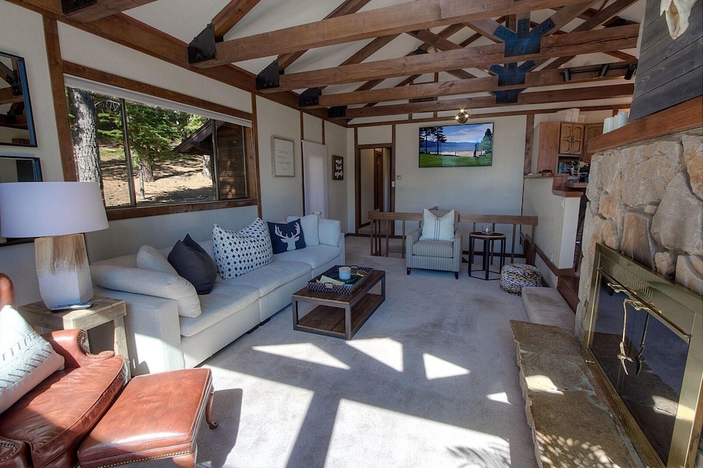 Lake Tahoe Vacations - Inclining View 3 Bedroom Home by RedAwning - Property Image 11