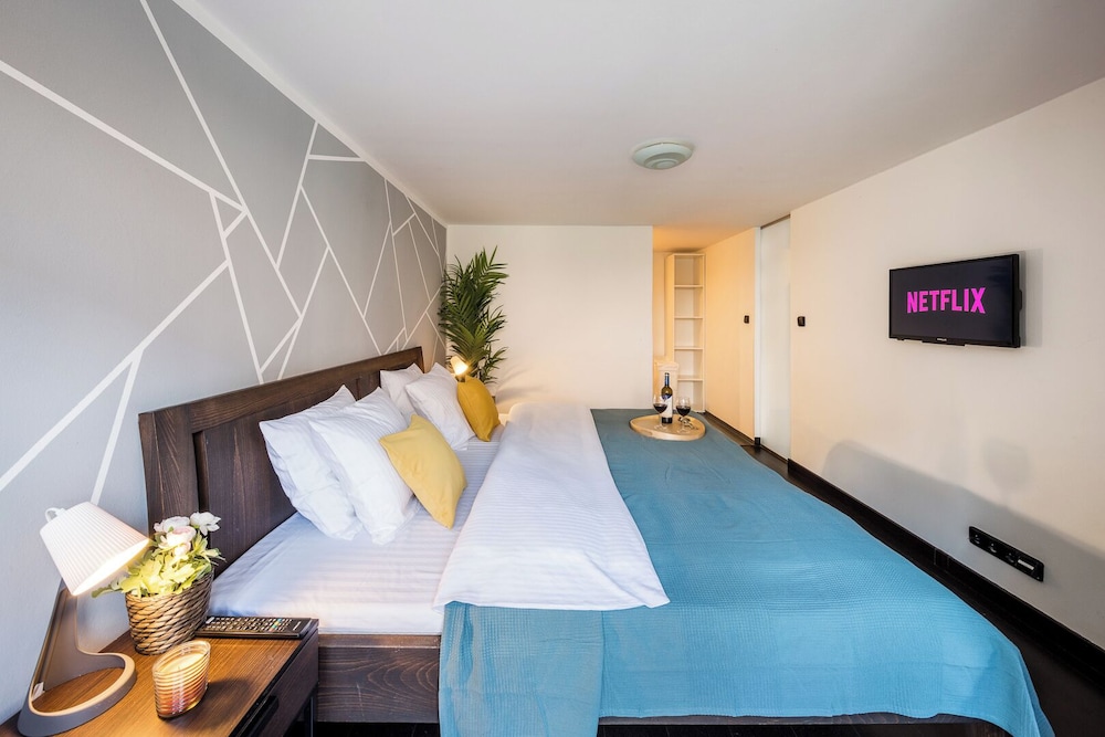 Apart loft hotel in Karlin