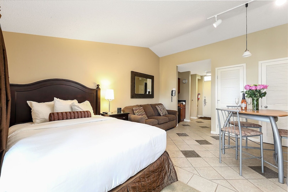 The Shores Lake Views Condo Unit 5693 - Property Image 1