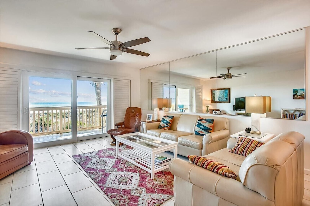 Coastal Oasis Refined Living Ocean Views