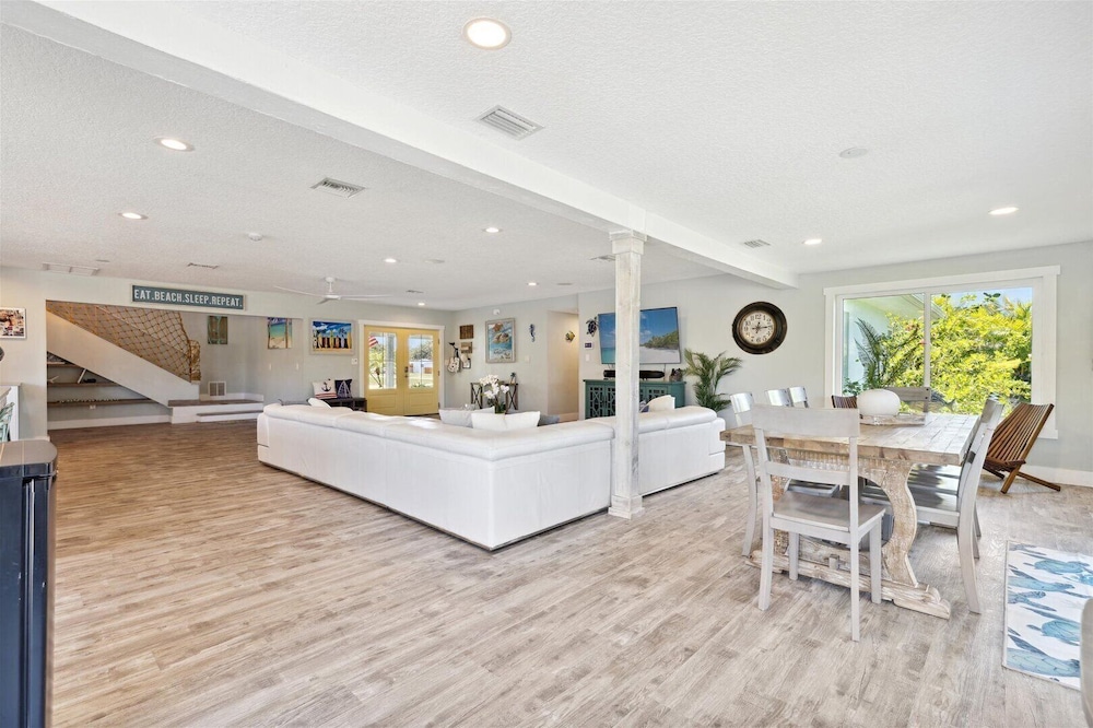 436 Cocoa Isles Blvd