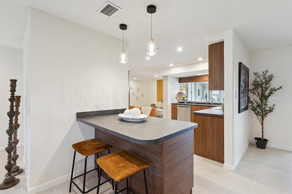 307 Brightwaters Dr