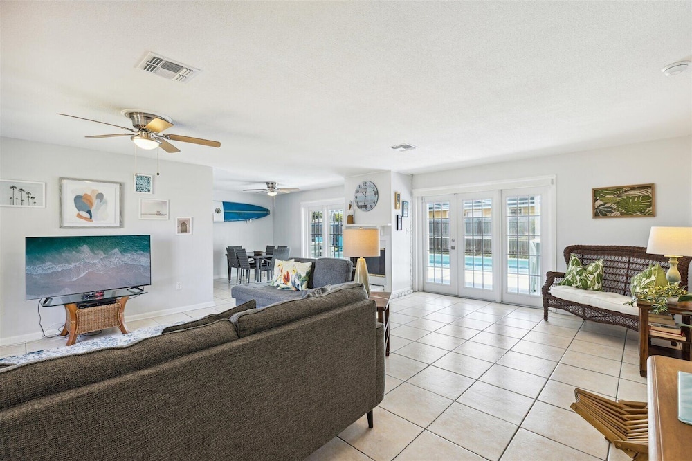 4880 N Banana River