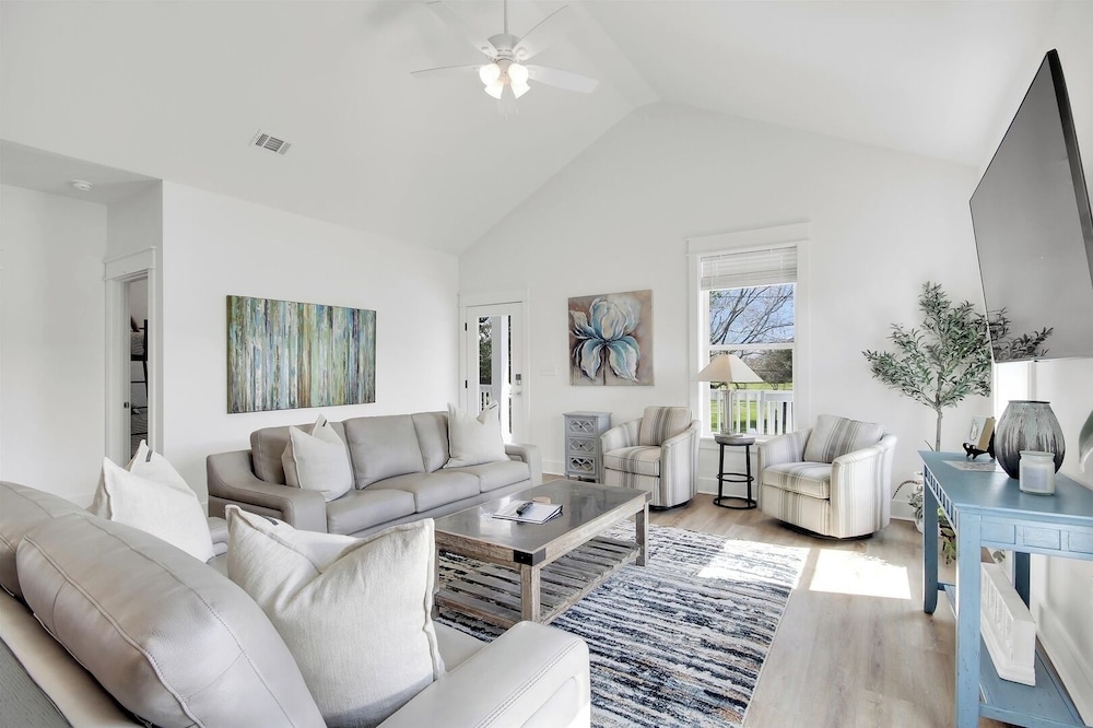 Family Retreat, 3br/3ba Bbq, Balcony