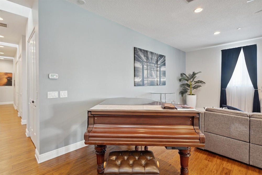 51 N Orlando Ave