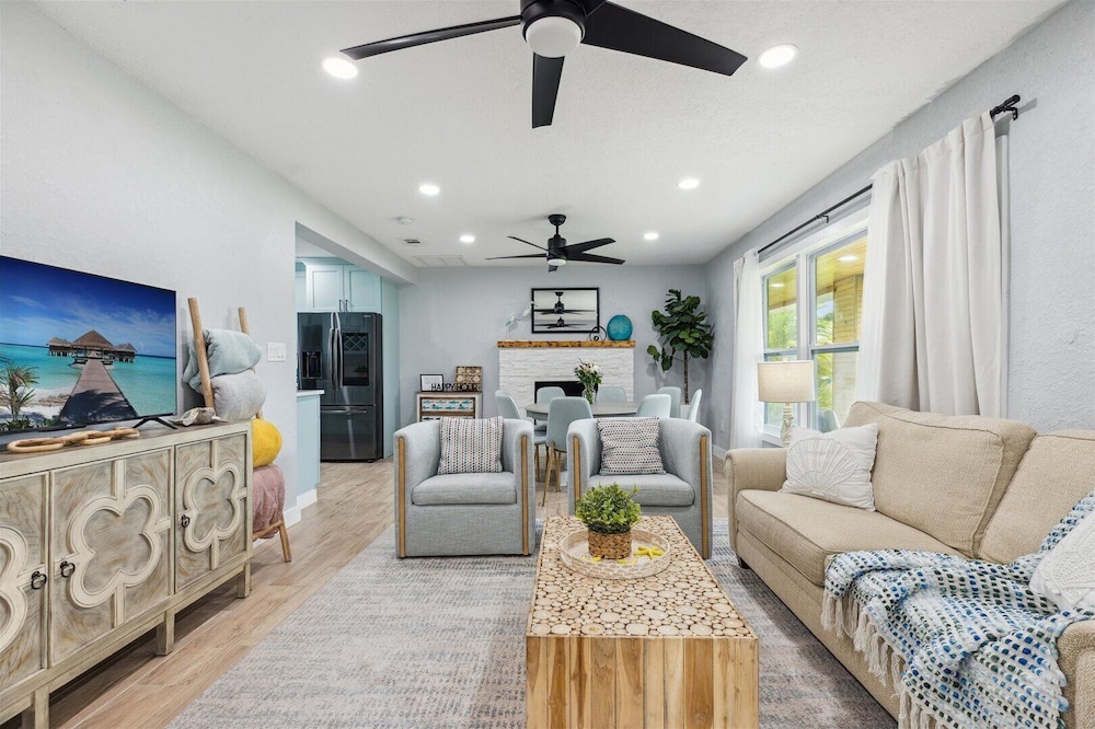 131 W Pasco Ln