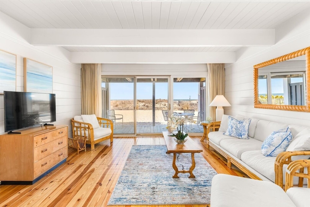 Beach Place 14 2 Bedroom Townhouse