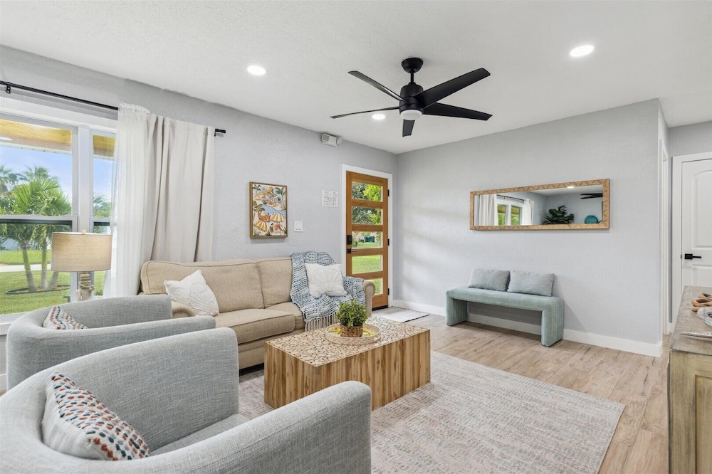 131 W Pasco Ln