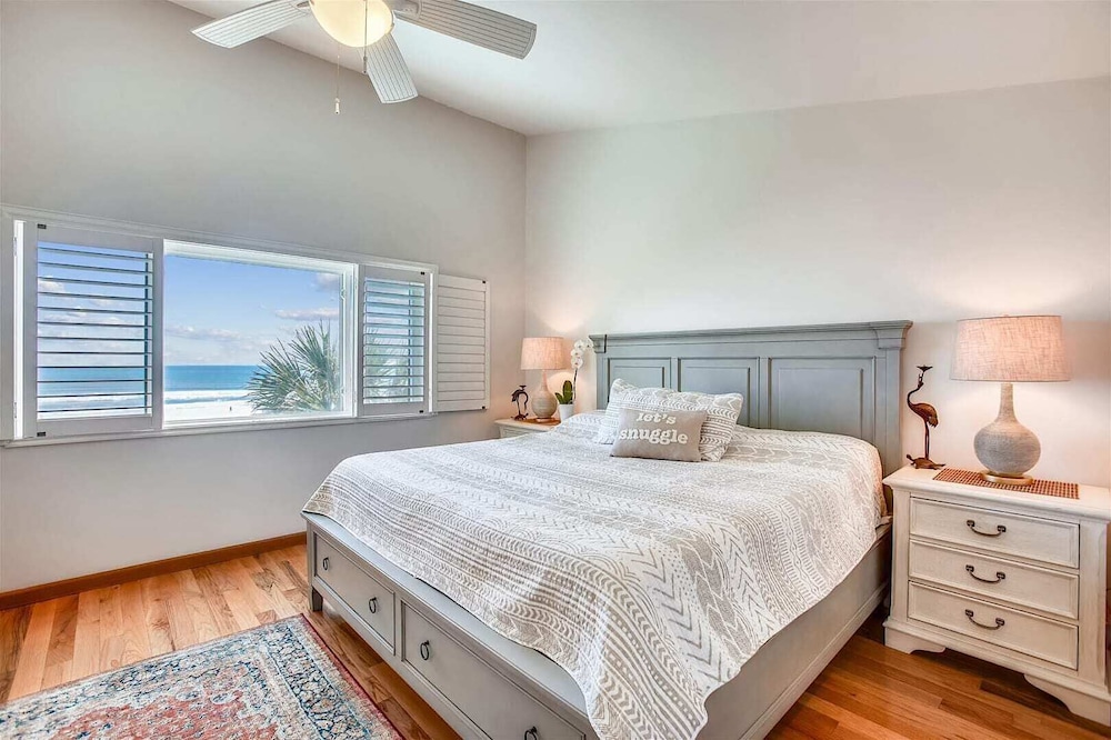 Coastal Oasis Refined Living Ocean Views