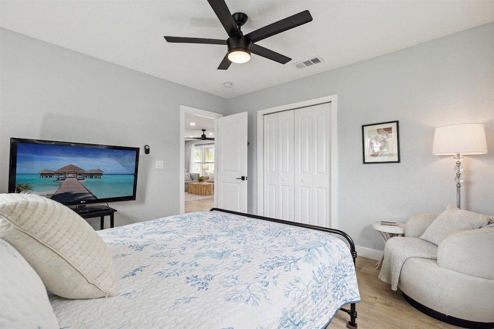 131 W Pasco Ln