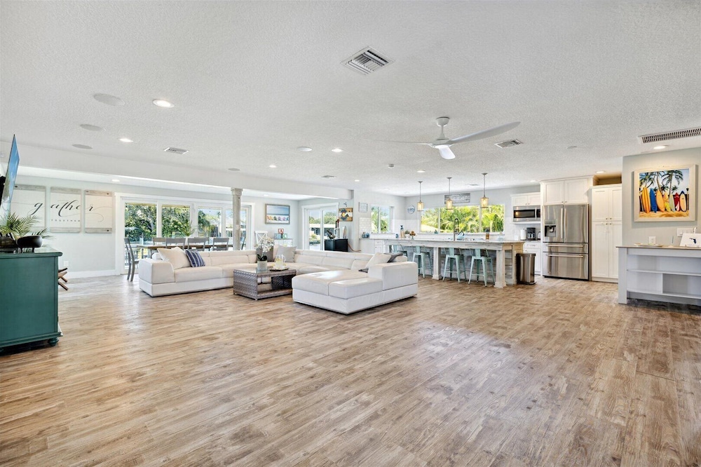 436 Cocoa Isles Blvd