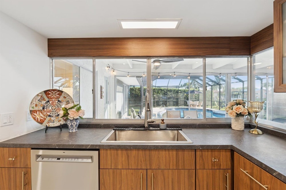 307 Brightwaters Dr
