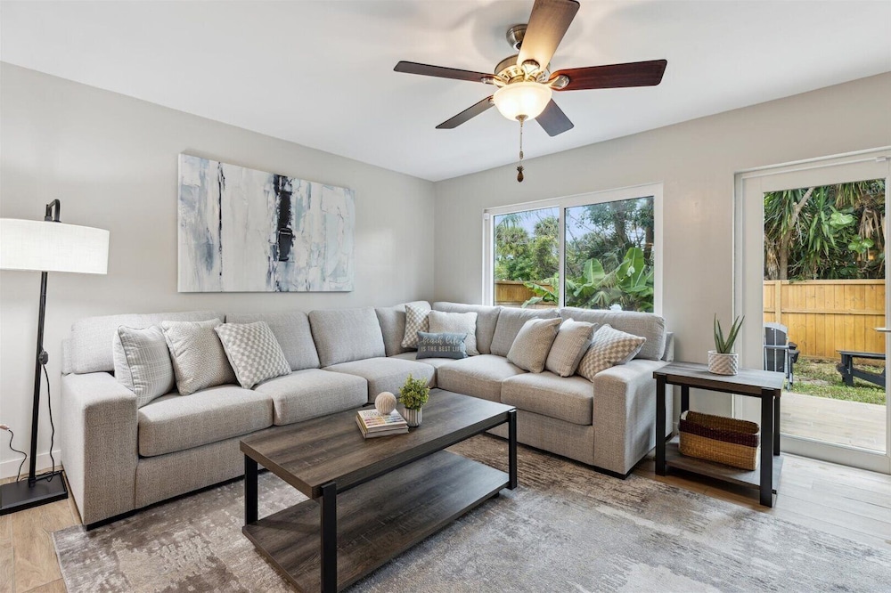 10 Colonial Drive