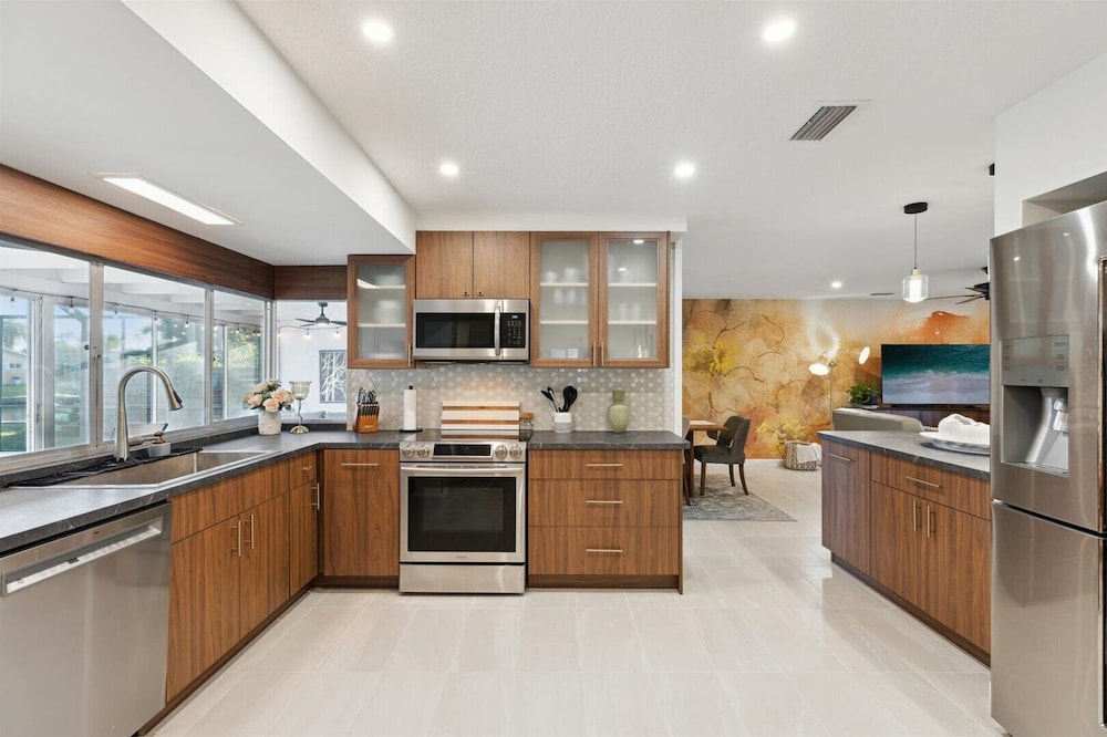 307 Brightwaters Dr