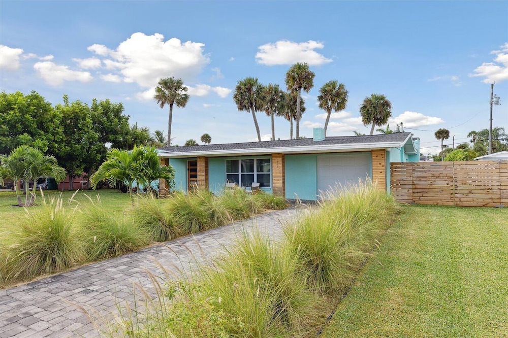 131 W Pasco Ln