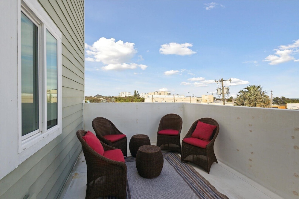 51 N Orlando Ave