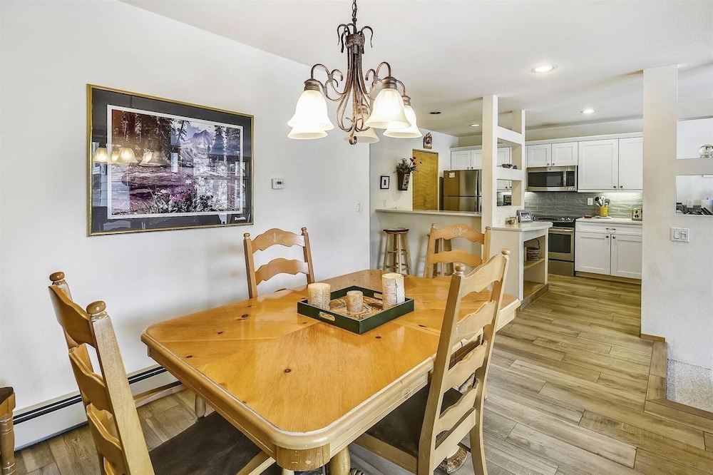 River Glen  106c 2 Bedroom Condo by RedAwning