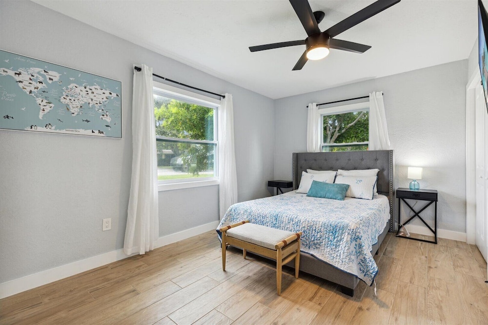 131 W Pasco Ln