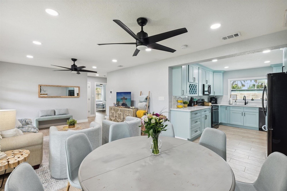 131 W Pasco Ln