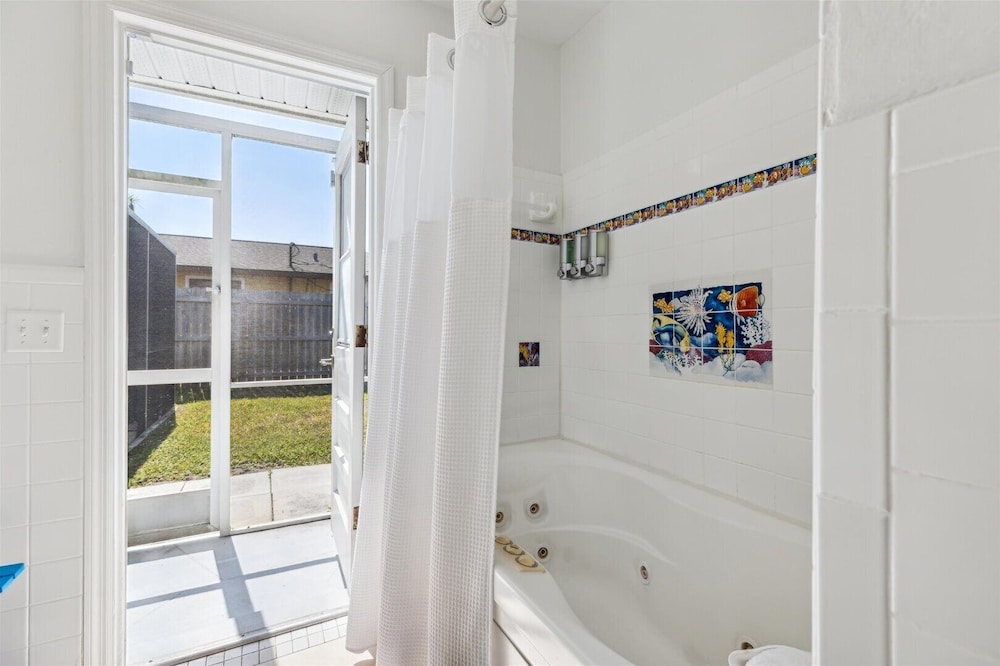 4880 N Banana River