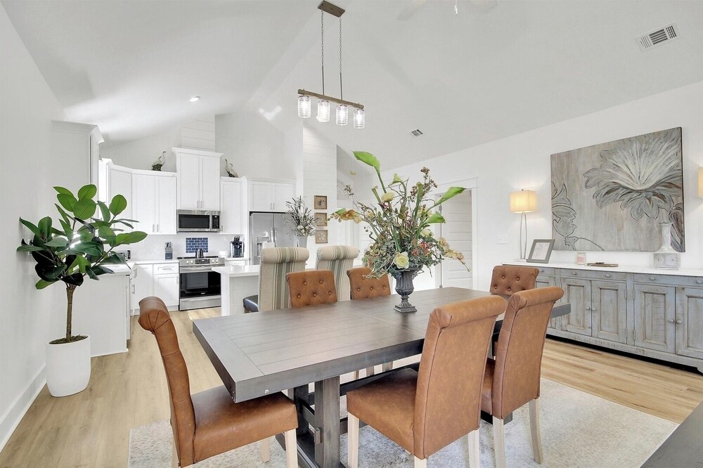 Family Retreat, 3br/3ba Bbq, Balcony