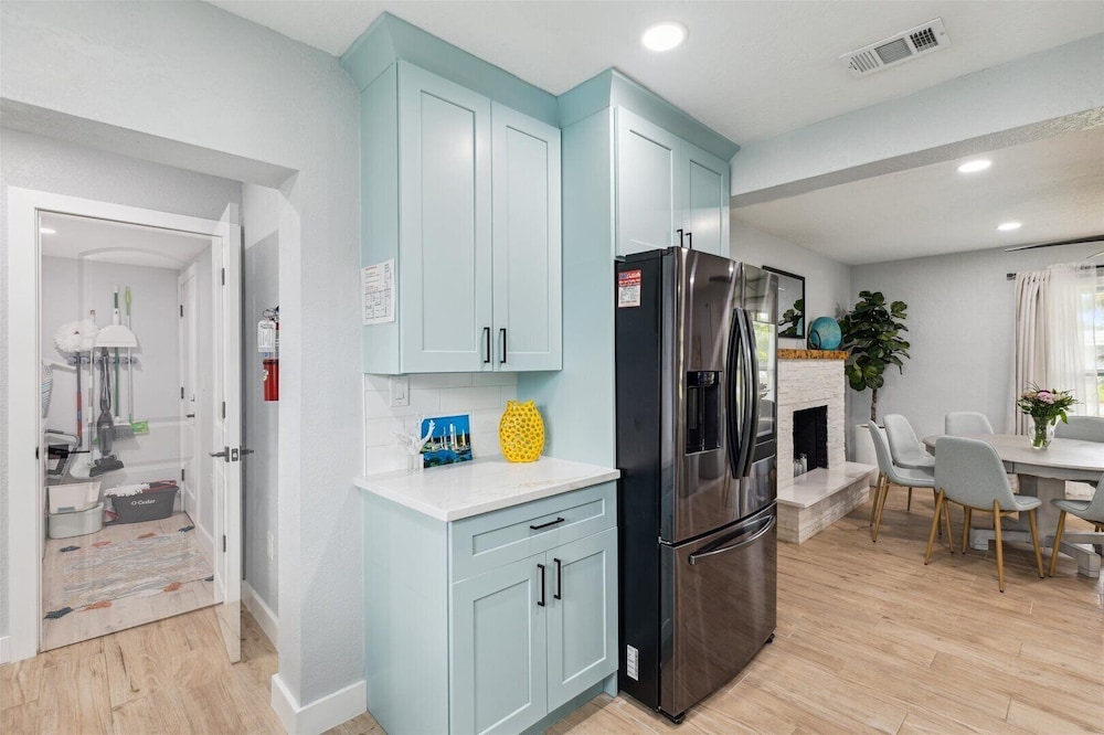 131 W Pasco Ln