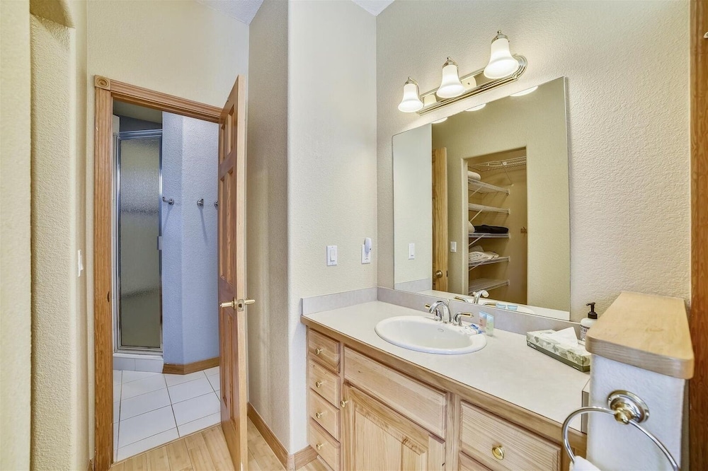 Larson Lane 217 - 4 Br Home