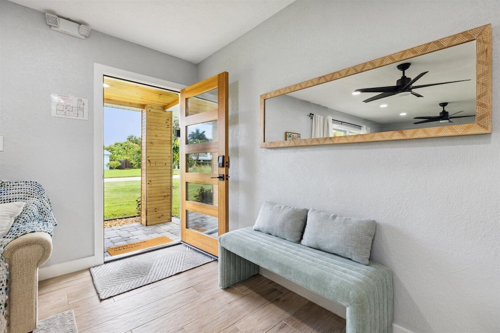 131 W Pasco Ln