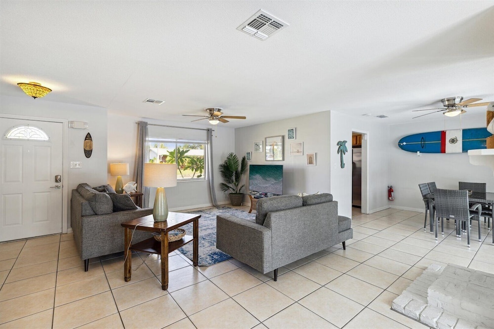 4880 N Banana River