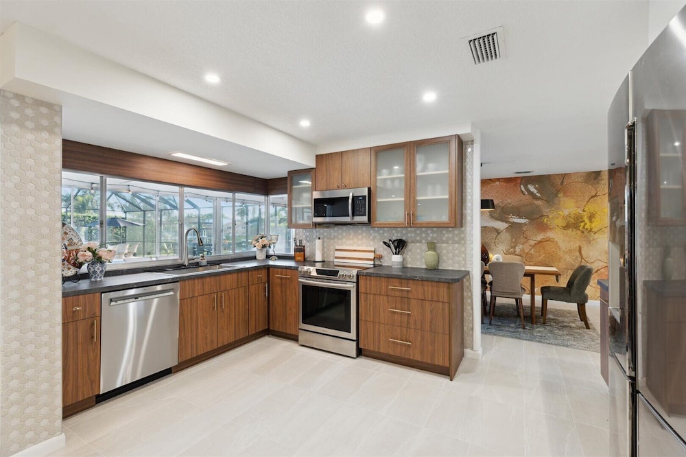 307 Brightwaters Dr
