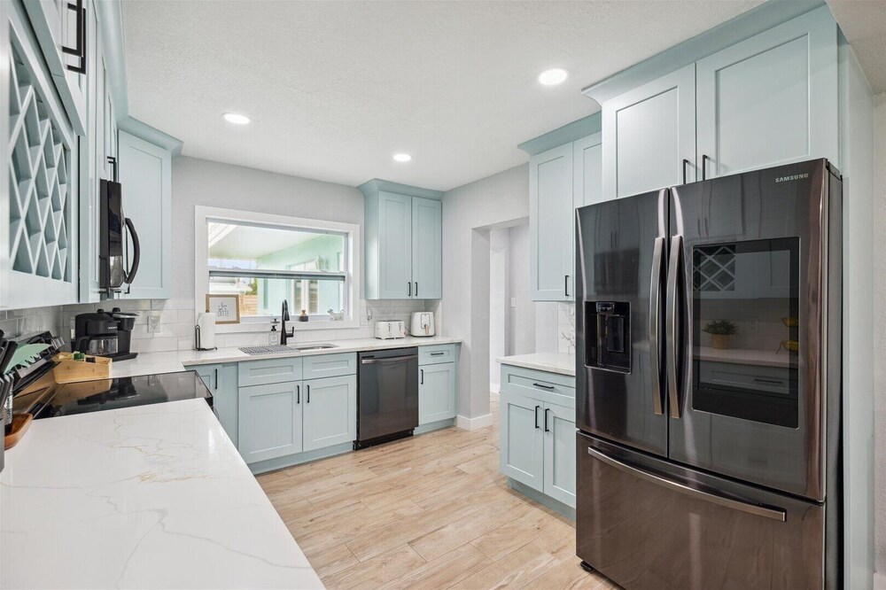 131 W Pasco Ln