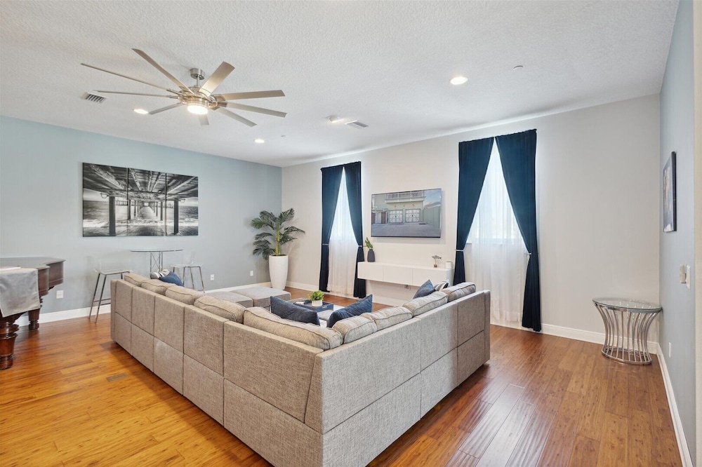 51 N Orlando Ave